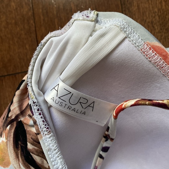 Azura swimsuit - Picture 3 of 7